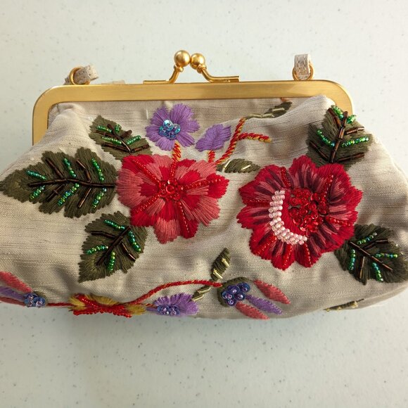 Marco Avane White Beaded Embroidered Clutch - Picture 5 of 11